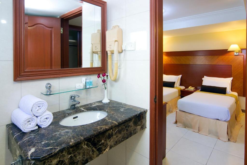 Mookai Hotel Malé Buitenkant foto